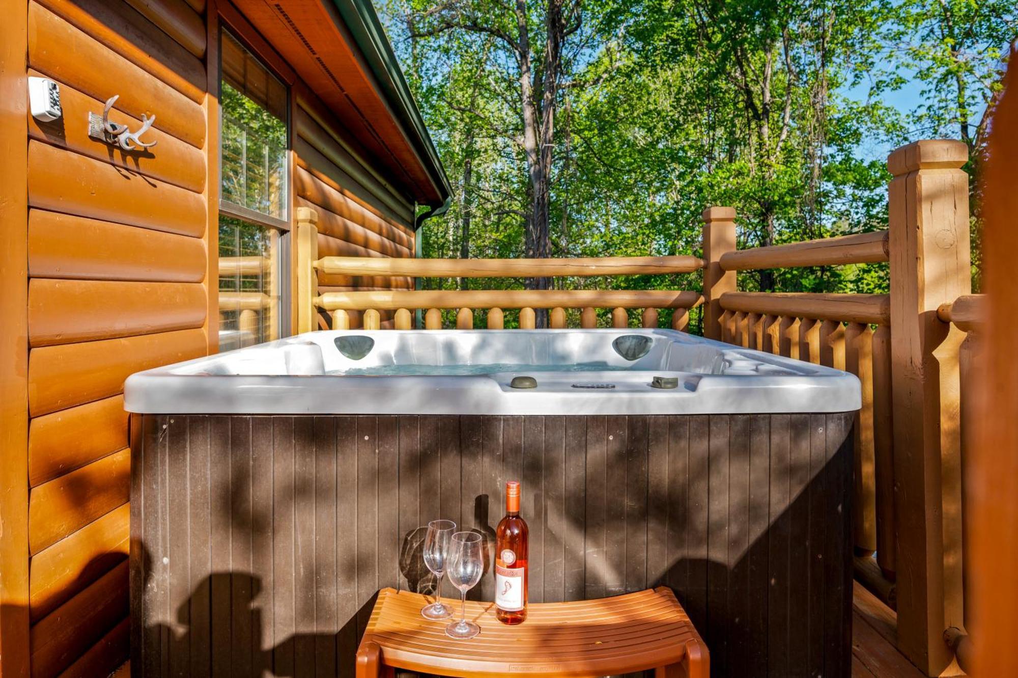 Easy Livin - Secluded Family Log Cabin Βίλα Sevierville Εξωτερικό φωτογραφία