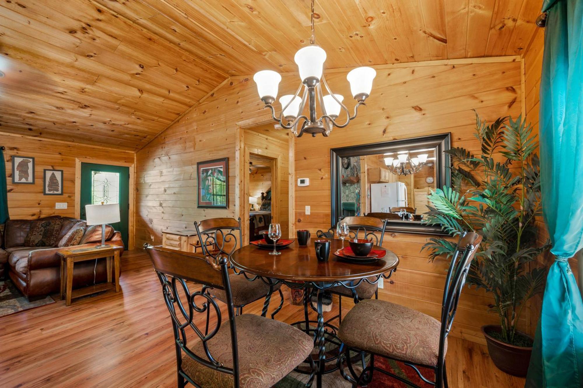 Easy Livin - Secluded Family Log Cabin Βίλα Sevierville Εξωτερικό φωτογραφία