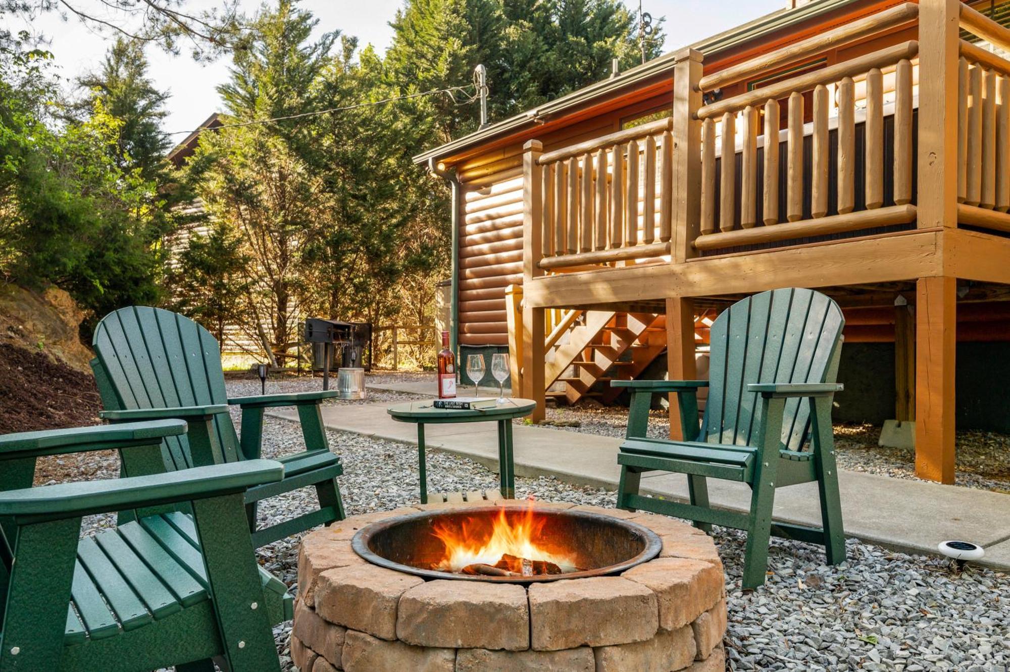 Easy Livin - Secluded Family Log Cabin Βίλα Sevierville Εξωτερικό φωτογραφία